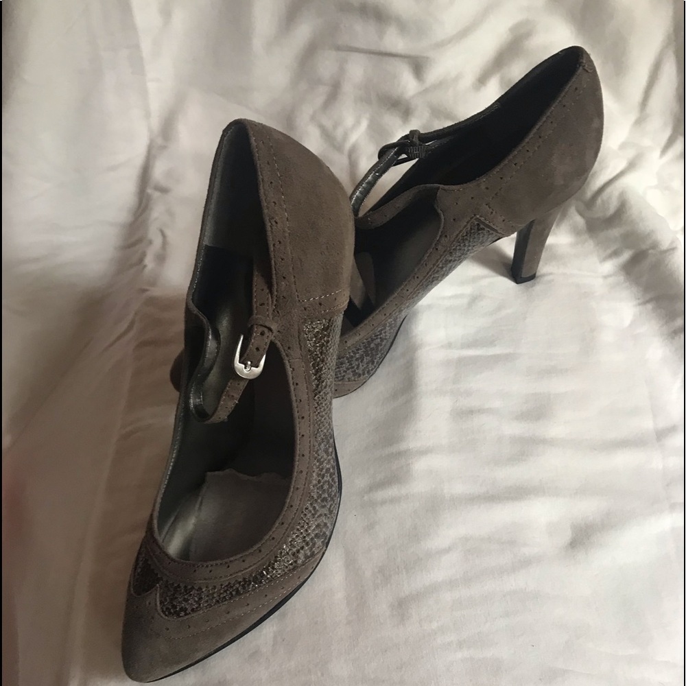 New gray suede Badolino heels